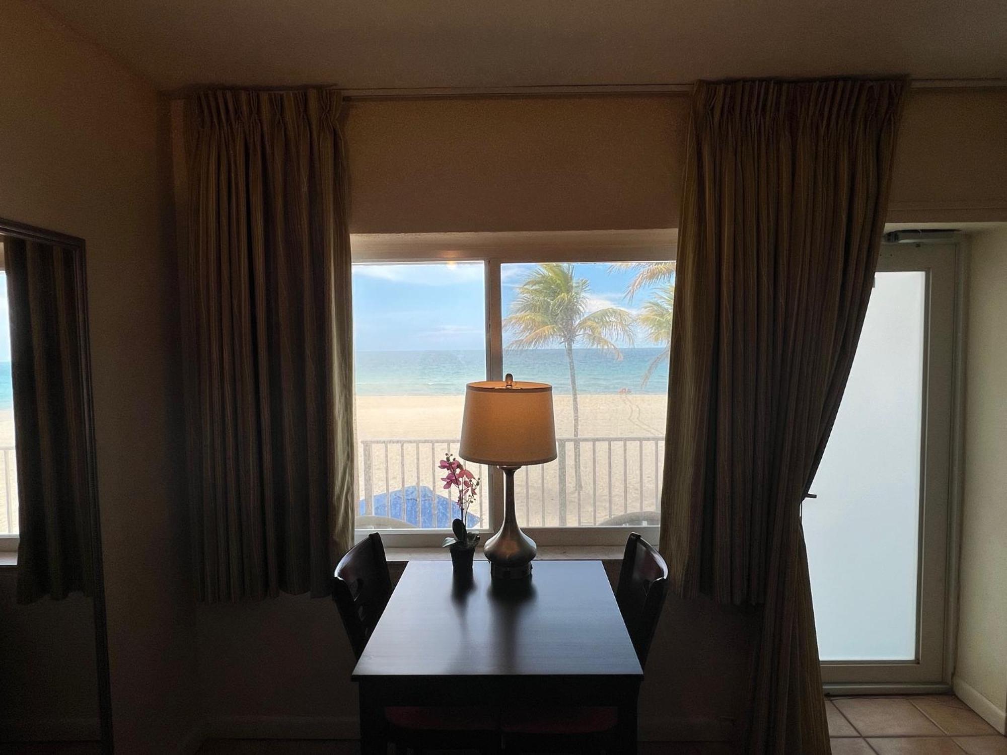 Enchanted Isle Hollywood Beach Resort 외부 사진